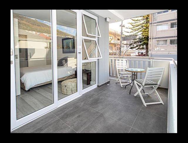 3 BEDROOM APARTMENT FOR SALE IN SEA POINT